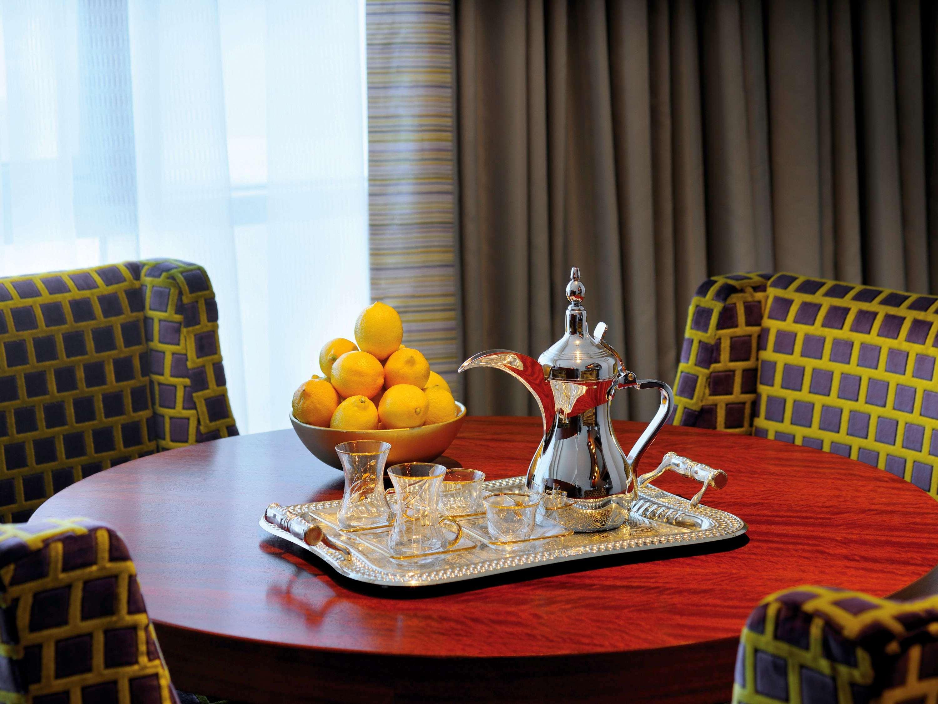 Qabila Westbay Hotel By Marriott Doha Ngoại thất bức ảnh A traditional Arabic coffee pot