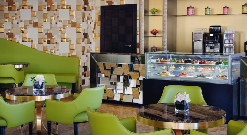 Qabila Westbay Hotel By Marriott Doha Ngoại thất bức ảnh The Lounge at the airport