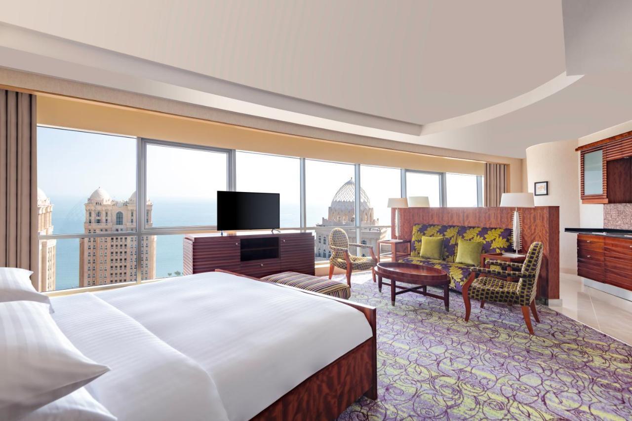Qabila Westbay Hotel By Marriott Doha Ngoại thất bức ảnh A guest room at the hotel