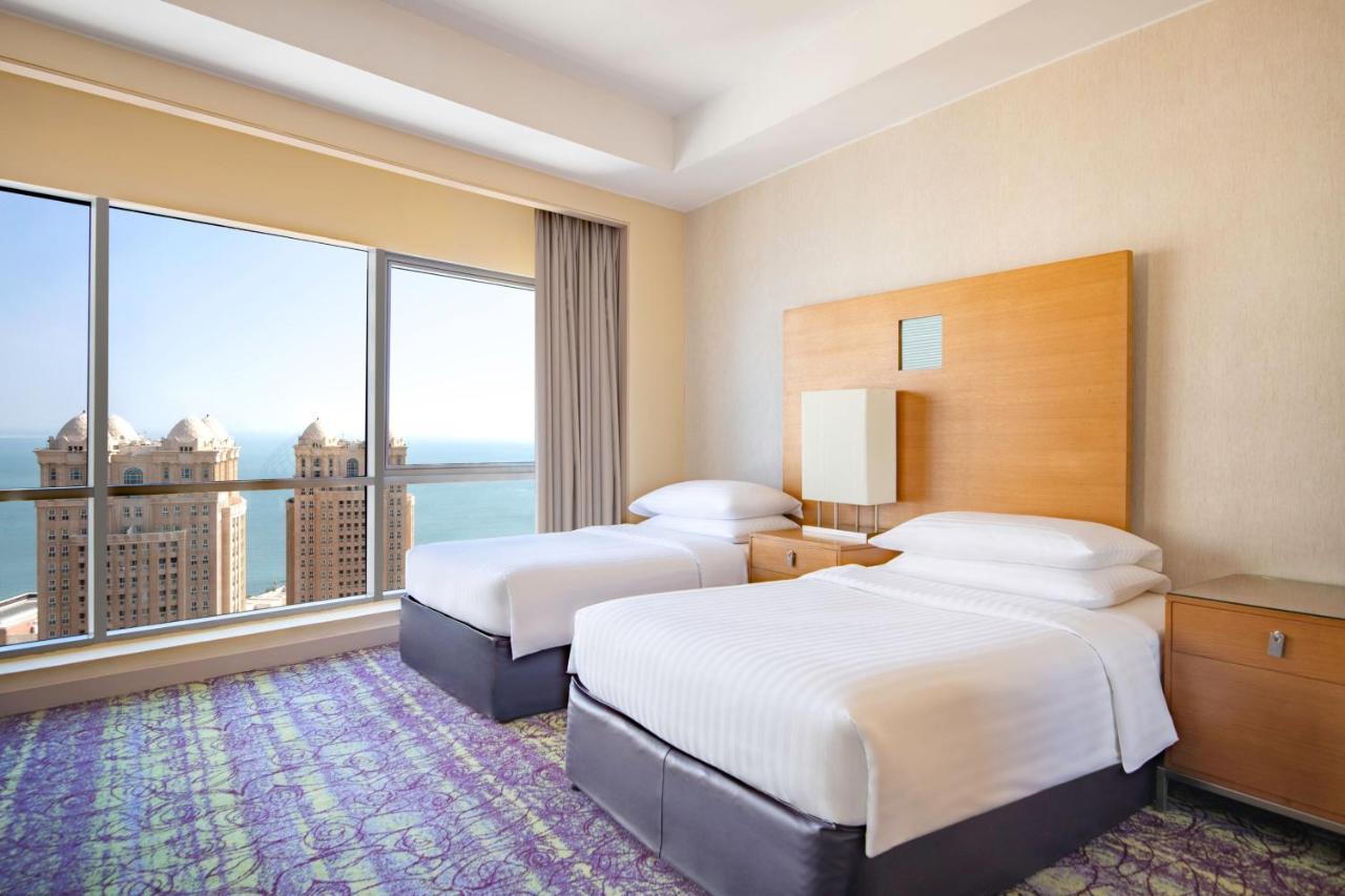 Qabila Westbay Hotel By Marriott Doha Ngoại thất bức ảnh A guest room at Jumeirah Atlantis