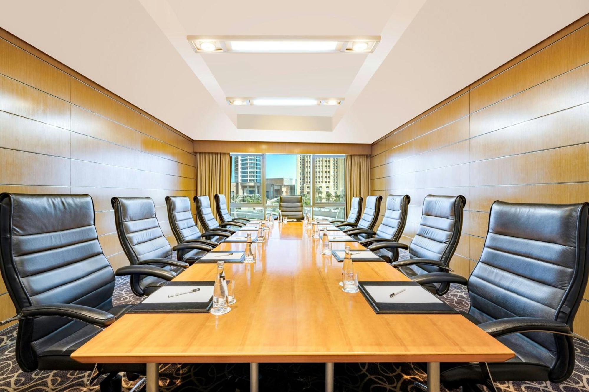 Qabila Westbay Hotel By Marriott Doha Ngoại thất bức ảnh Meeting room